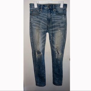 American Eagle Ripped Jeans. 28x32. Good condition. Flex sizing
